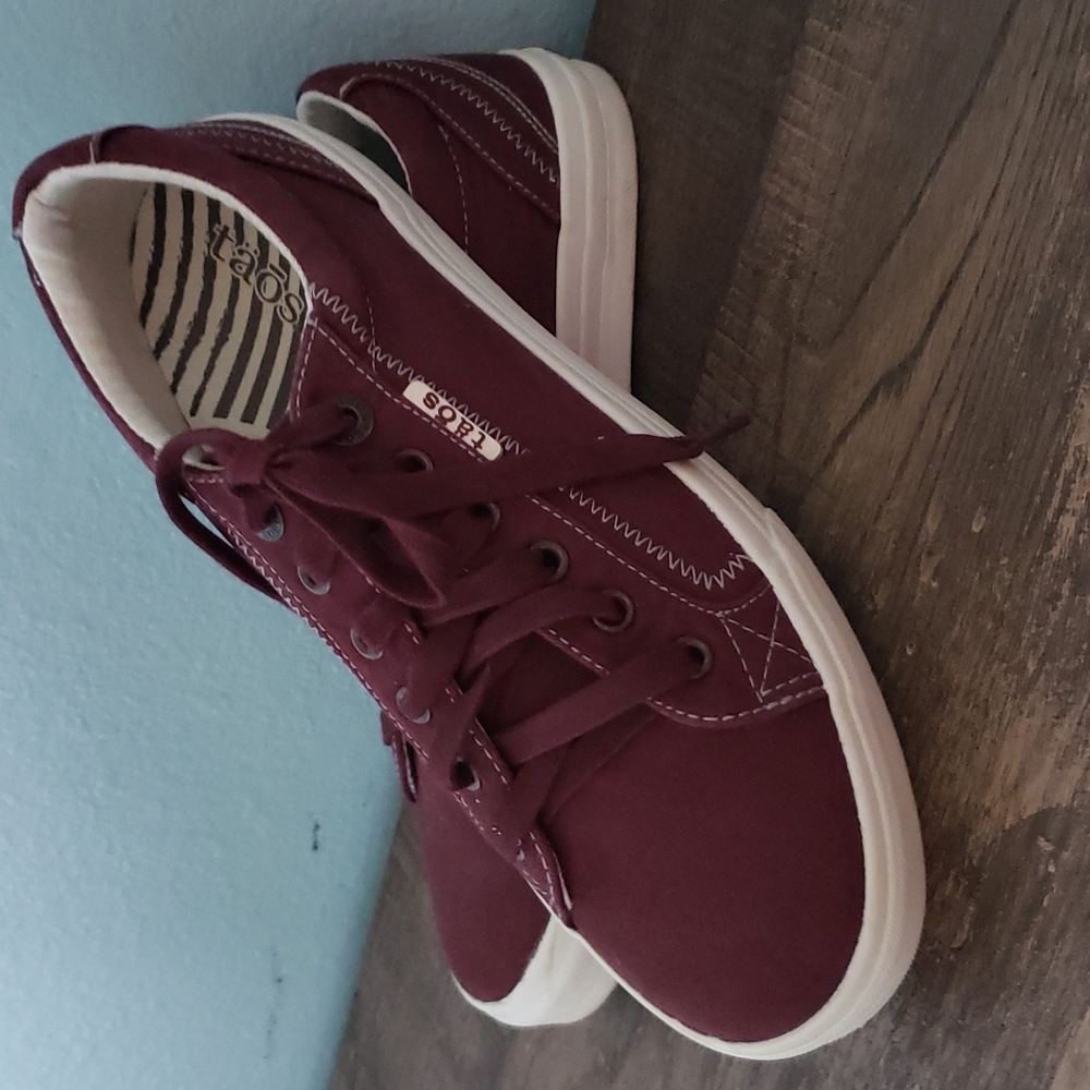 Taos Plim Soul Sneakers size 9
